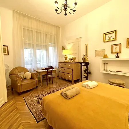 Apartment Gold Pearl 2 At St Stephen' S Basilica *