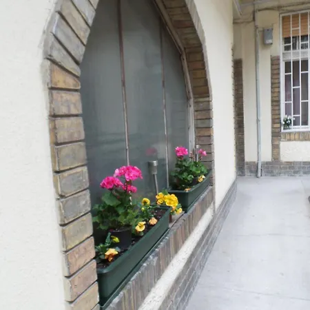 Gold Pearl 2 At St Stephen' S Basilica Apartment *