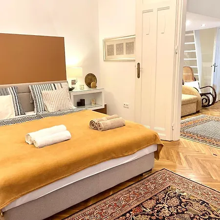 Apartment Gold Pearl 2 At St Stephen' S Basilica Budapest