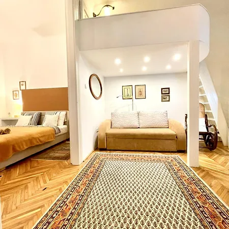 Gold Pearl 2 At St Stephen' S Basilica * Budapešť