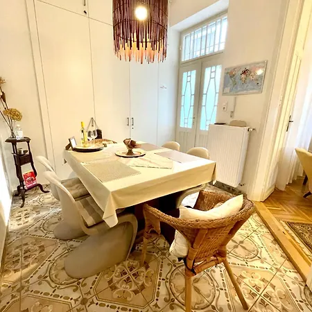 Gold Pearl 2 At St Stephen' S Basilica Apartmán