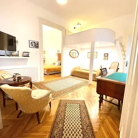 Gold Pearl 2 At St Stephen' S Basilica