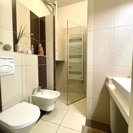 Gold Pearl 2 At St Stephen' S Basilica Apartmán *