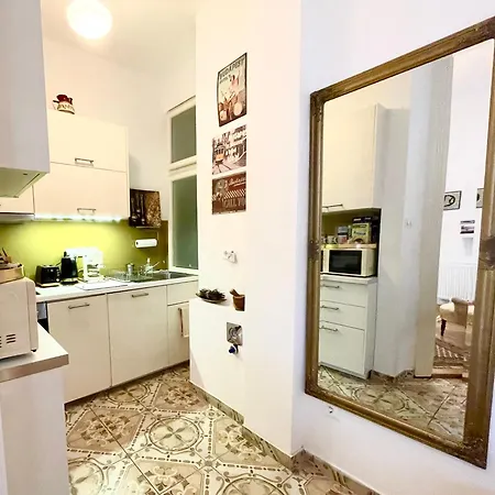 Gold Pearl 2 At St Stephen' S Basilica Apartmán