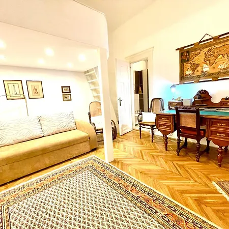 Apartment Gold Pearl 2 At St Stephen' S Basilica