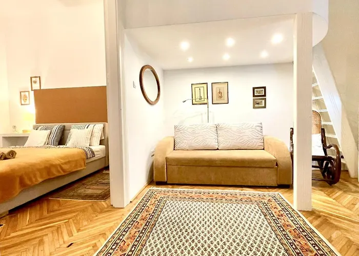 Gold Pearl 2 At St Stephen' S Basilica * Budapest