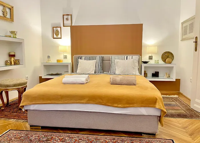 Gold Pearl 2 At St Stephen' S Basilica Appartamento *