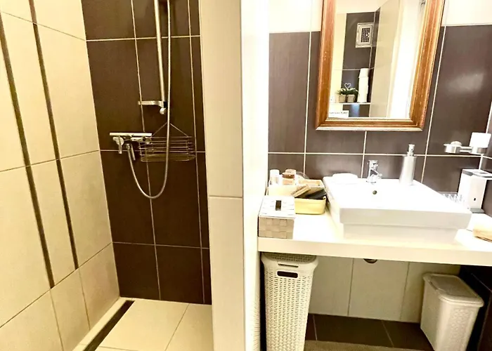 Gold Pearl 2 At St Stephen' S Basilica * Budapest