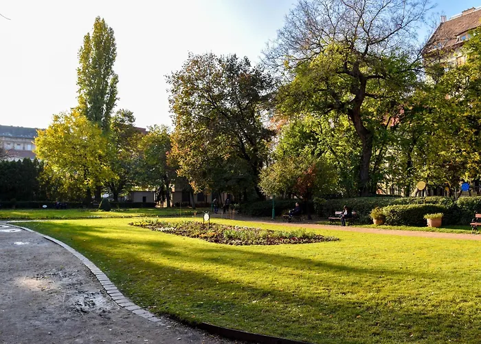 Gold Pearl 2 At St Stephen' S Basilica