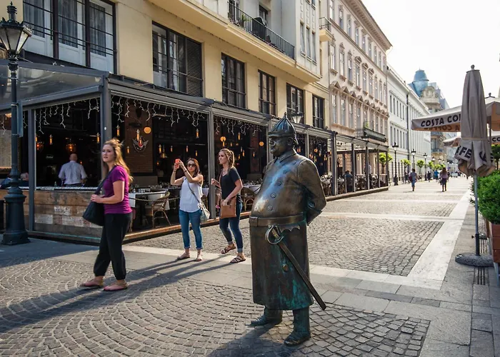 Gold Pearl 2 At St Stephen' S Basilica Appartamento *