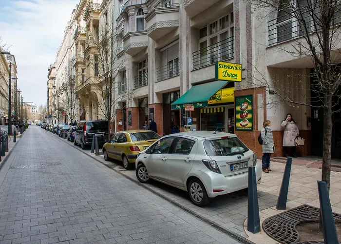 Gold Pearl 2 At St Stephen' S Basilica Budapest