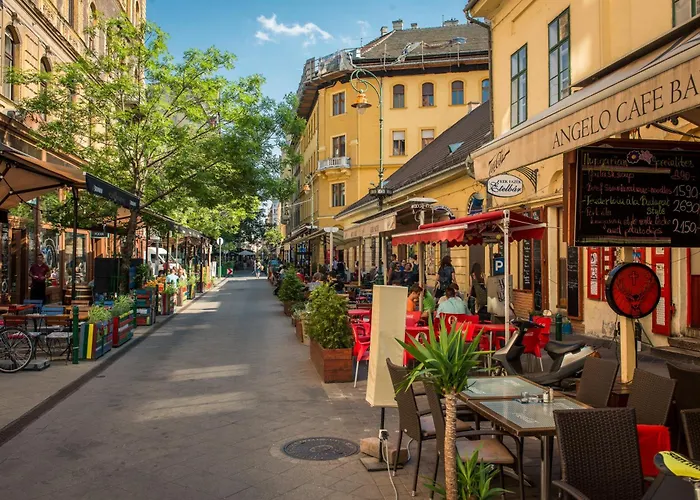 Gold Pearl 2 At St Stephen' S Basilica Budapest