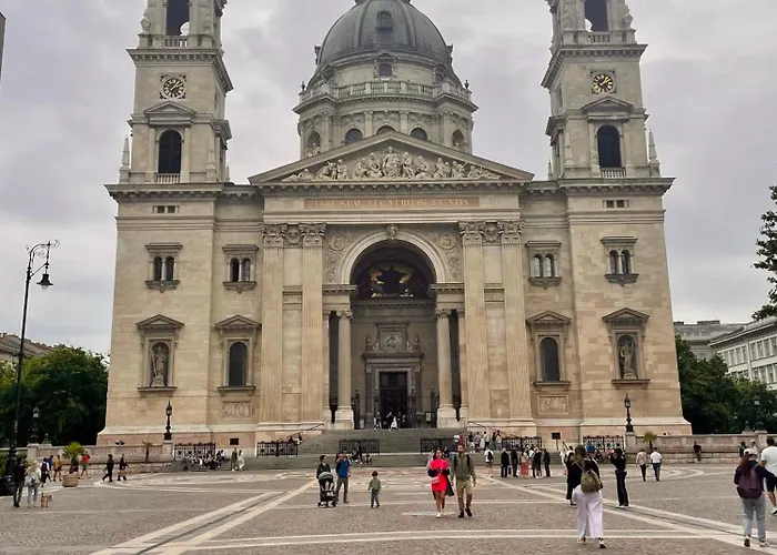Gold Pearl 2 At St Stephen' S Basilica Lägenhet Budapest